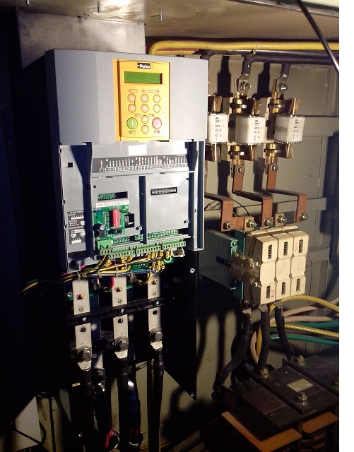 Монтаж электроприводов постоянного тока SSD Drives / Eurotherm на экструдерах Battenfeld Cincinnati